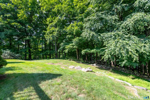 123 Cross Highway, Redding, CT 06896