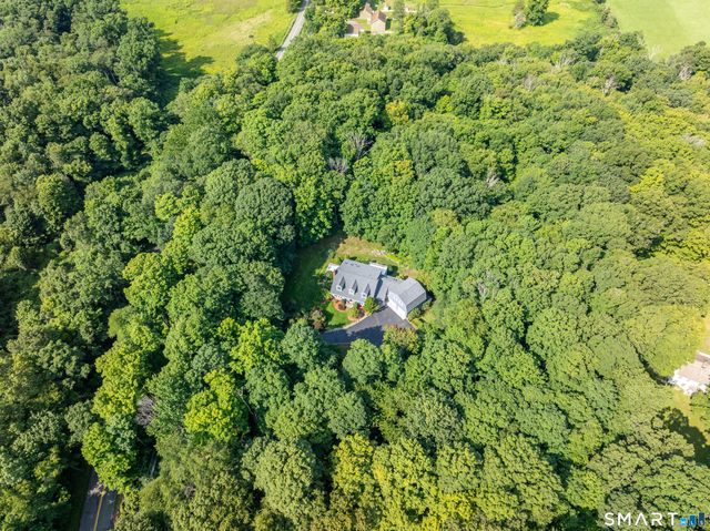 123 Cross Highway, Redding, CT 06896