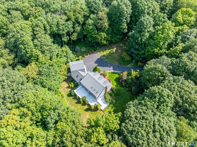 123 Cross Highway, Redding, CT 06896