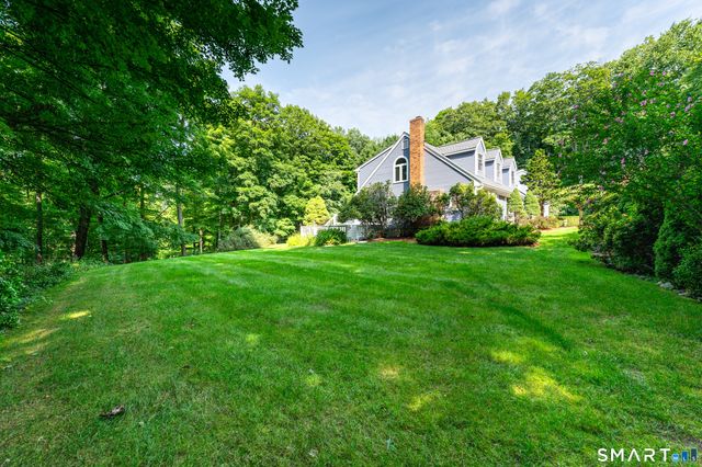 123 Cross Highway, Redding, CT 06896