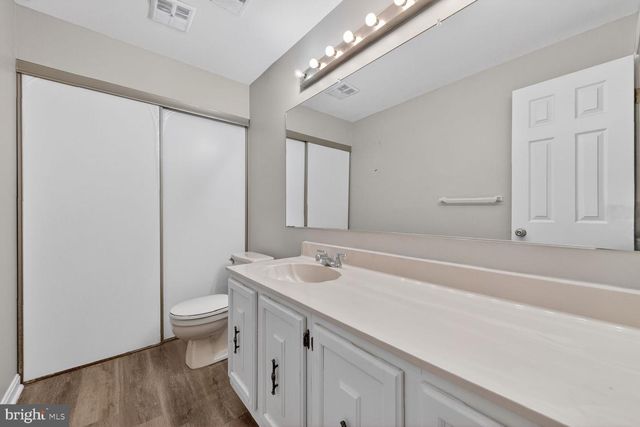 11561 HILL MEADE LN, Woodbridge, VA 22192