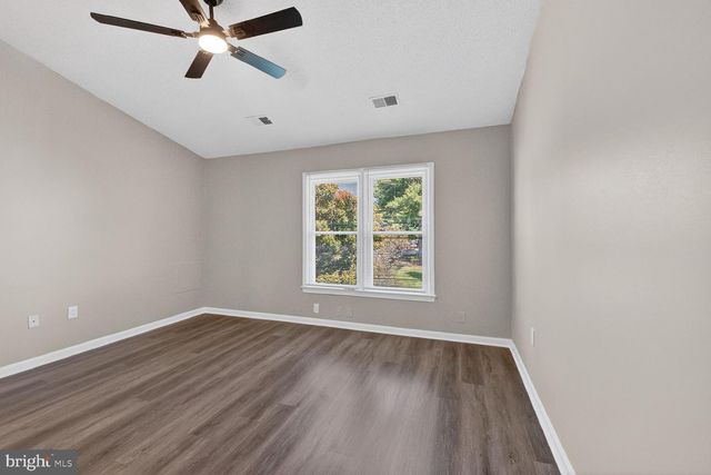 11561 HILL MEADE LN, Woodbridge, VA 22192