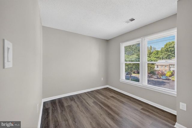 11561 HILL MEADE LN, Woodbridge, VA 22192