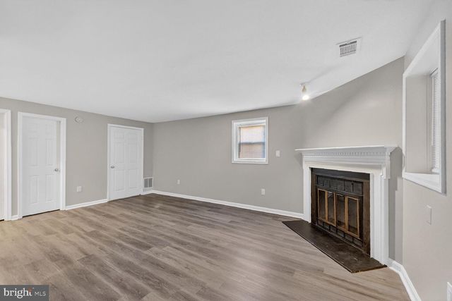 11561 HILL MEADE LN, Woodbridge, VA 22192