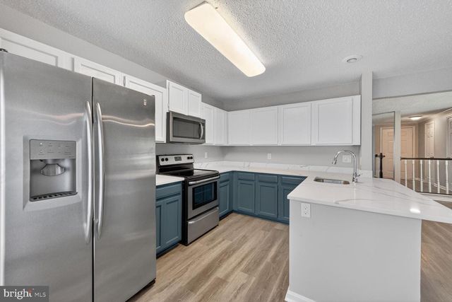 11561 HILL MEADE LN, Woodbridge, VA 22192