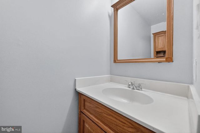 11561 HILL MEADE LN, Woodbridge, VA 22192