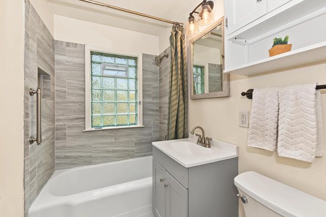 1120 S 102nd STREET, West Allis, WI 53214