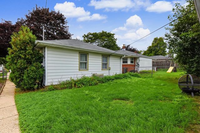 1120 S 102nd STREET, West Allis, WI 53214