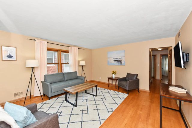1120 S 102nd STREET, West Allis, WI 53214