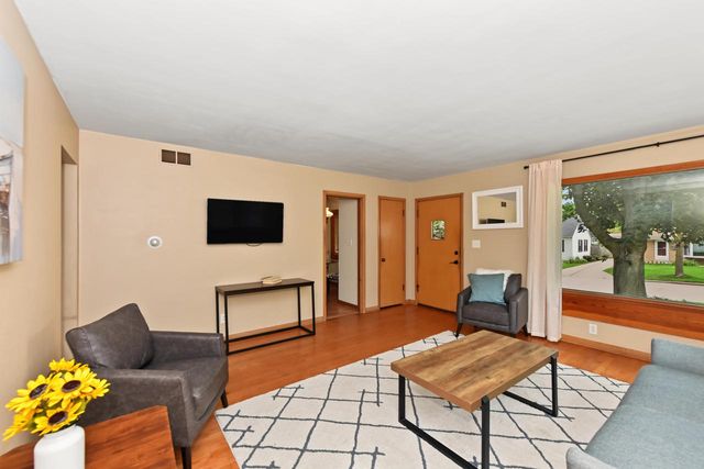 1120 S 102nd STREET, West Allis, WI 53214