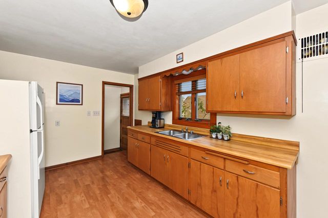1120 S 102nd STREET, West Allis, WI 53214
