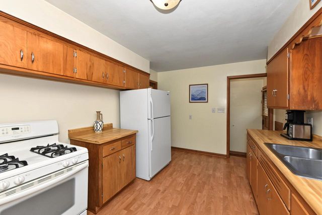 1120 S 102nd STREET, West Allis, WI 53214