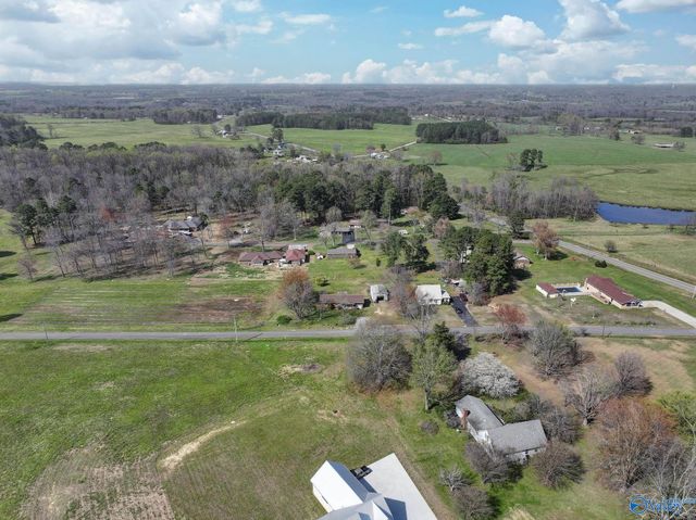 102 Greenwood Lane, Geraldine, AL 35974