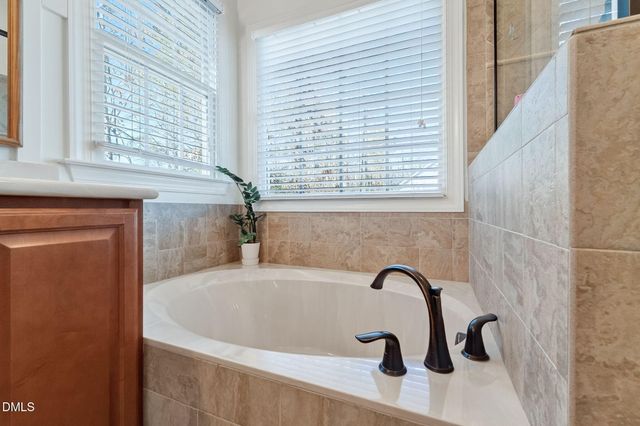 2824 Oakley Woods Lane, Apex, NC 27539