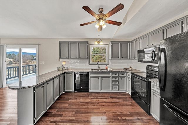 3862 Country Club RD, Troutville, VA 24175