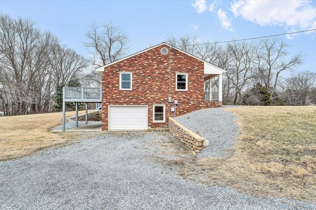 3862 Country Club RD, Troutville, VA 24175