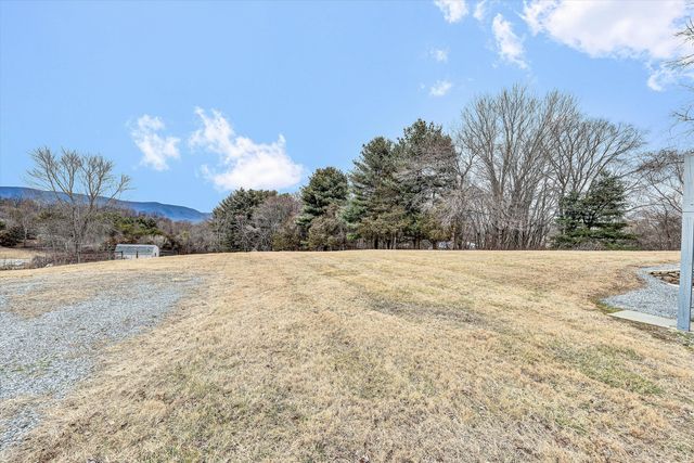 3862 Country Club RD, Troutville, VA 24175