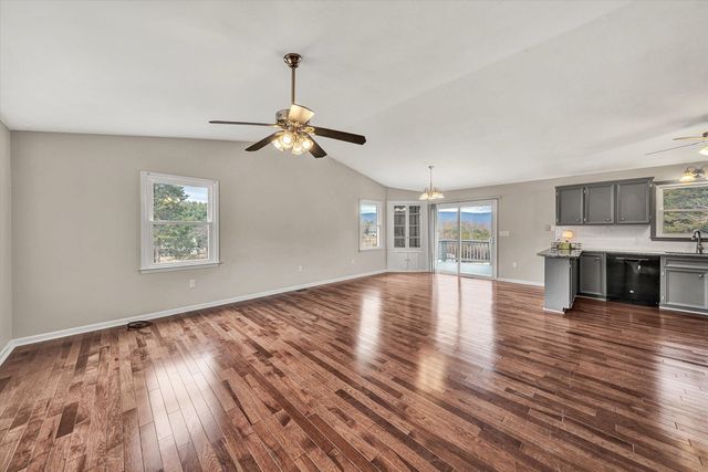 3862 Country Club RD, Troutville, VA 24175