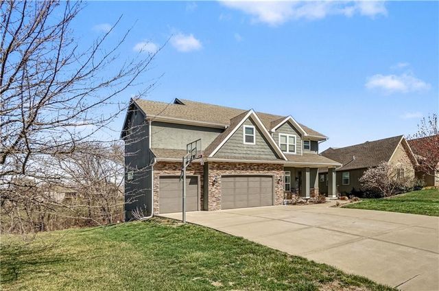 600 Rock Bridge Court, Smithville, MO 64089