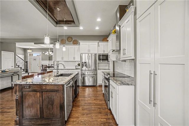 600 Rock Bridge Court, Smithville, MO 64089