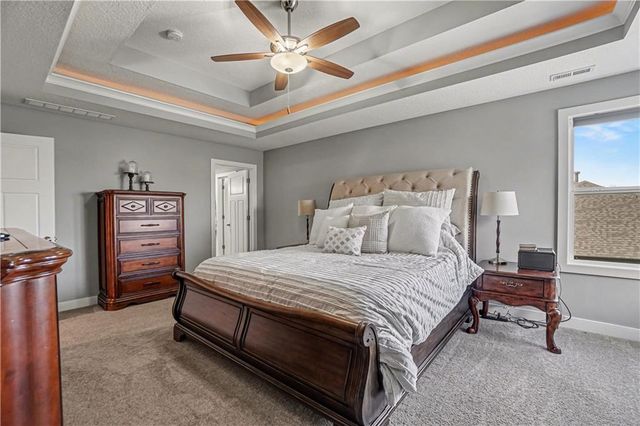 600 Rock Bridge Court, Smithville, MO 64089