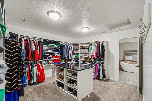 600 Rock Bridge Court, Smithville, MO 64089