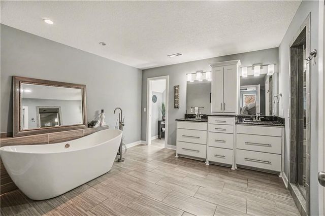 600 Rock Bridge Court, Smithville, MO 64089