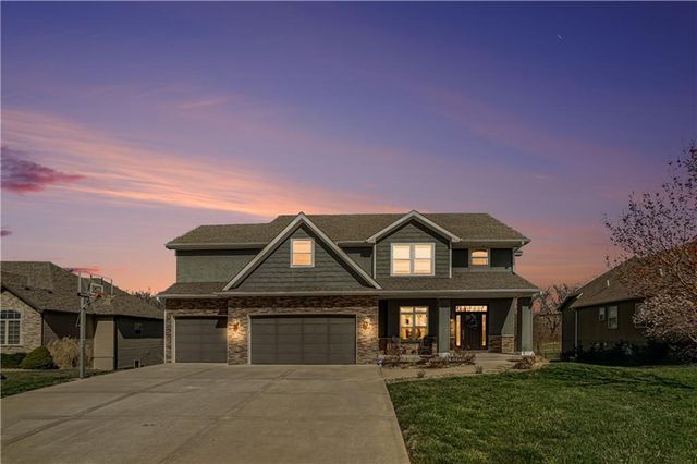 600 Rock Bridge Court, Smithville, MO 64089