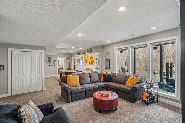 600 Rock Bridge Court, Smithville, MO 64089