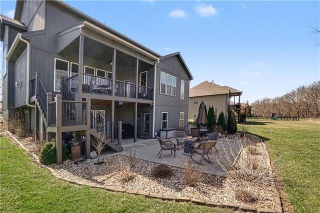 600 Rock Bridge Court, Smithville, MO 64089
