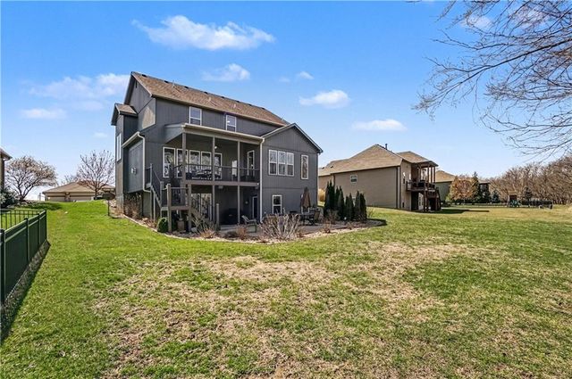 600 Rock Bridge Court, Smithville, MO 64089