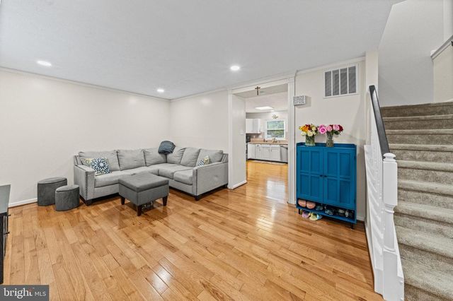 29 CEDARWOOD, Pikesville, MD 21208