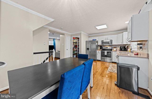29 CEDARWOOD, Pikesville, MD 21208