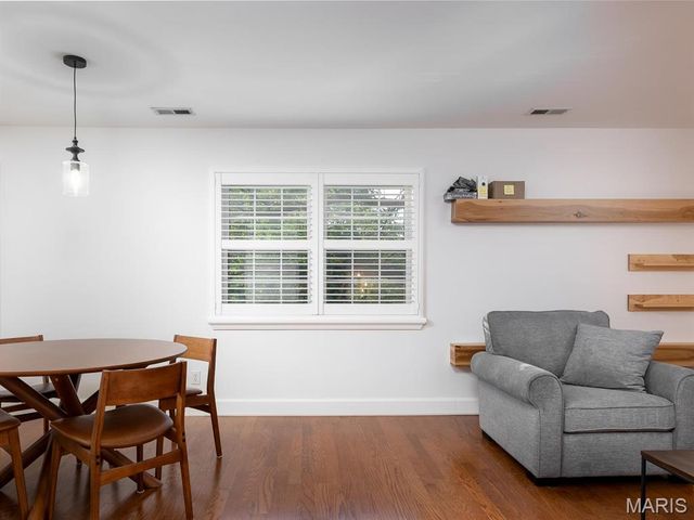 1724 Redbird Cove, St Louis, MO 63144