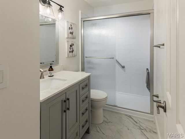 1724 Redbird Cove, St Louis, MO 63144