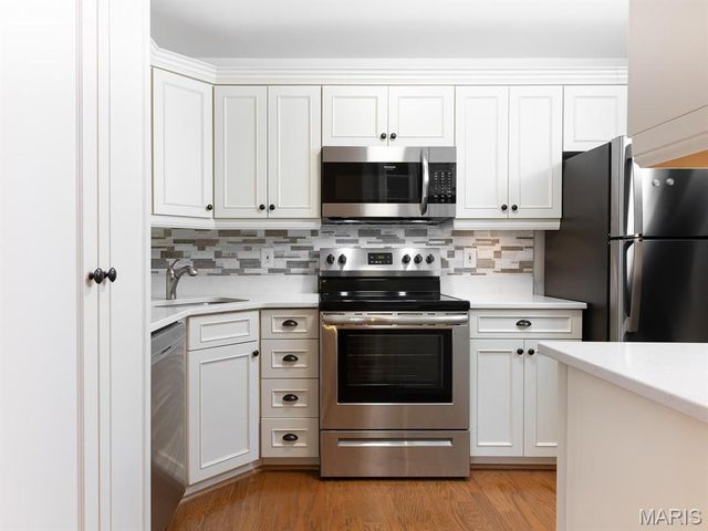 1724 Redbird Cove, St Louis, MO 63144