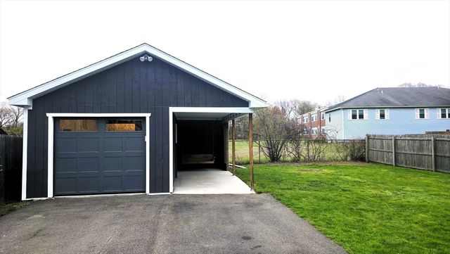 76 Stony Hill Rd, Wilbraham, MA 01095