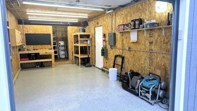 76 Stony Hill Rd, Wilbraham, MA 01095