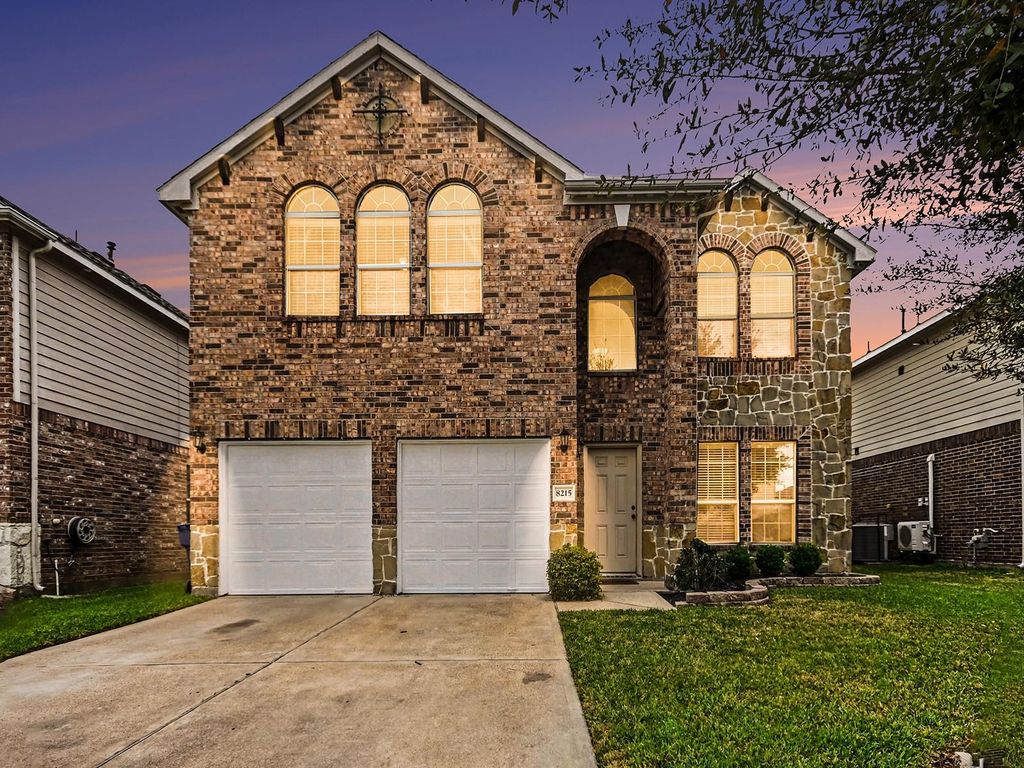 8215 Lemongrass Avenue, Baytown, TX 77521