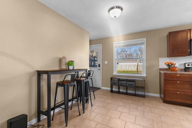 1120 E LAYTON AVENUE, Appleton, WI 54915