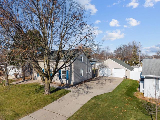 1120 E LAYTON AVENUE, Appleton, WI 54915