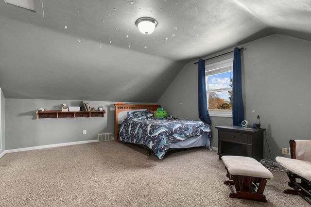 1120 E LAYTON AVENUE, Appleton, WI 54915