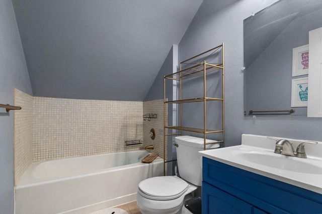 1120 E LAYTON AVENUE, Appleton, WI 54915