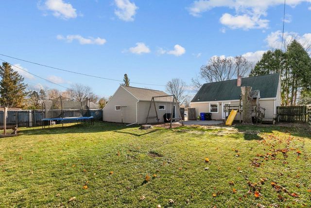 1120 E LAYTON AVENUE, Appleton, WI 54915