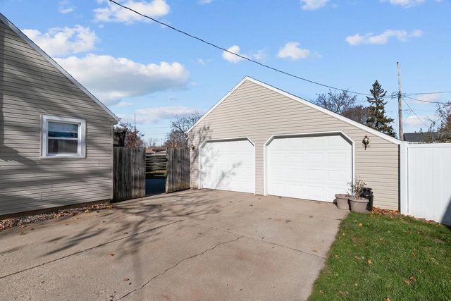 1120 E LAYTON AVENUE, Appleton, WI 54915