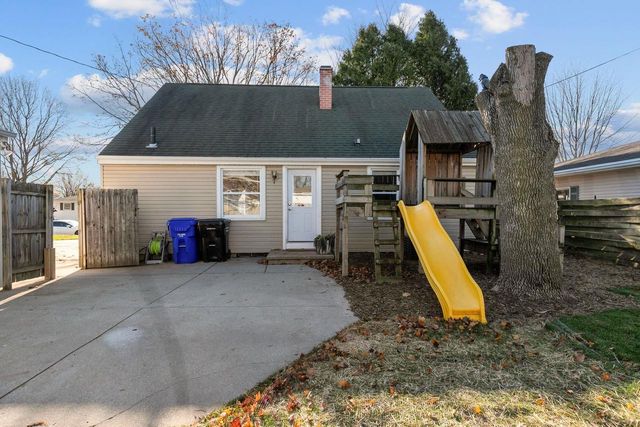 1120 E LAYTON AVENUE, Appleton, WI 54915