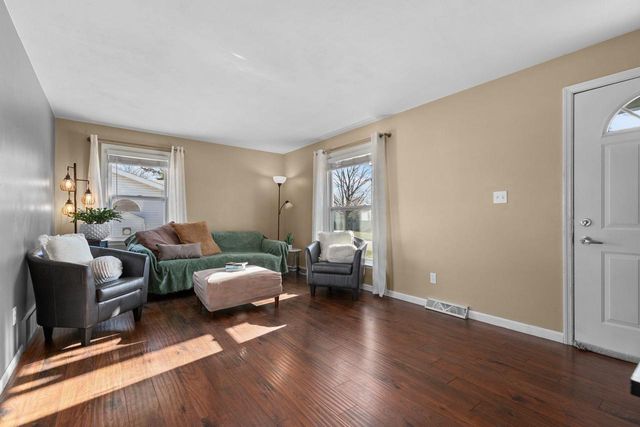 1120 E LAYTON AVENUE, Appleton, WI 54915