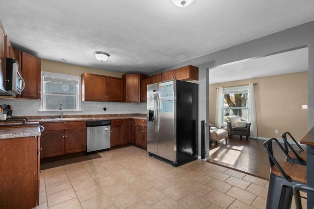 1120 E LAYTON AVENUE, Appleton, WI 54915