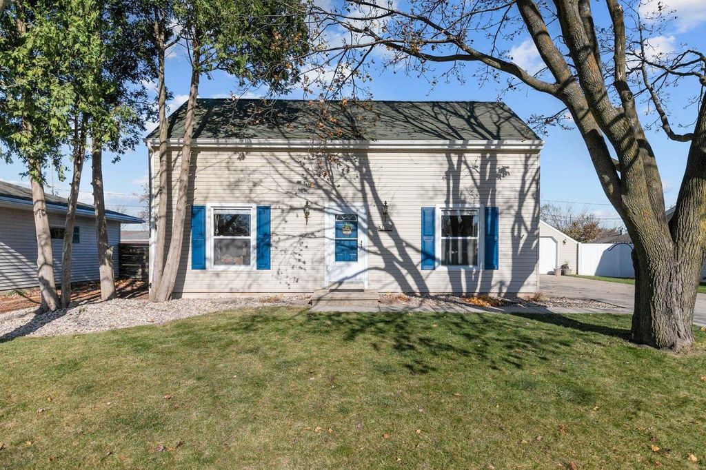 1120 E LAYTON AVENUE, Appleton, WI 54915