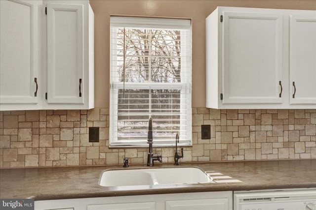 2030 GREYSTONE DR, Lebanon, PA 17042